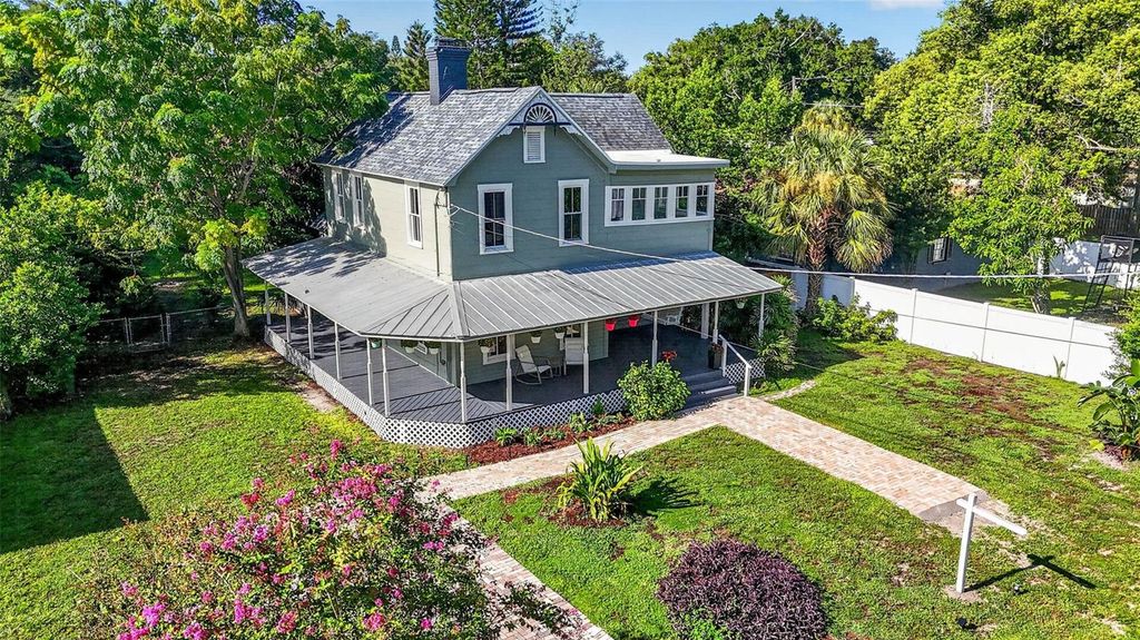 Image 58 of property listing at 1203 E CHELSEA STREET, Tampa, FL 33603