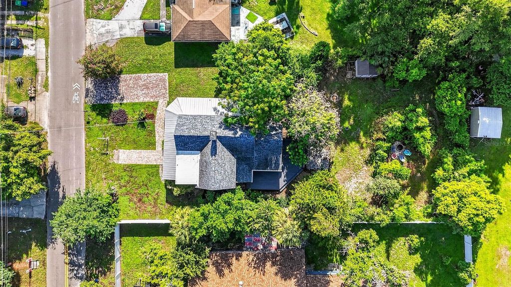 Image 59 of property listing at 1203 E CHELSEA STREET, Tampa, FL 33603