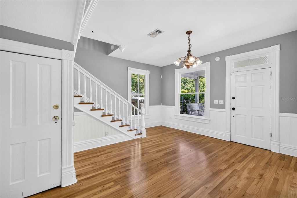 Image 9 of property listing at 1203 E CHELSEA STREET, Tampa, FL 33603