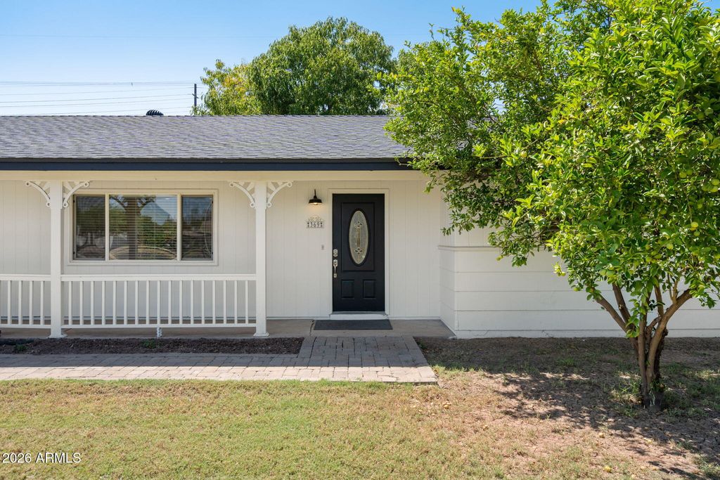 369 E CAMPBELL Road, Chandler, AZ 85225 — photo 2