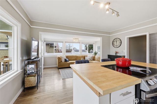 1523 7th Street, Bremerton, WA 98337