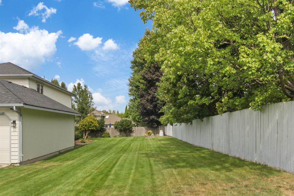 3515 E Tara Dr, Spokane, WA 99203 photo 4
