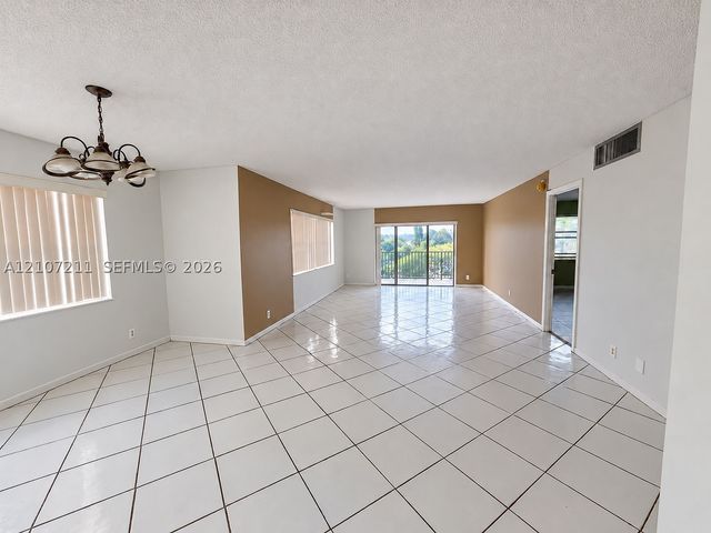 3300 Spanish Moss Ter 301, Lauderhill, FL 33319