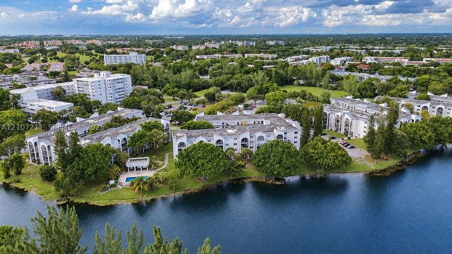 3300 Spanish Moss Ter 301, Lauderhill, FL 33319