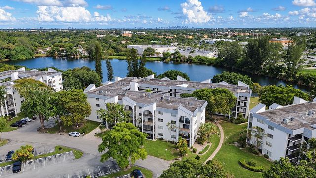 3300 Spanish Moss Ter 301, Lauderhill, FL 33319