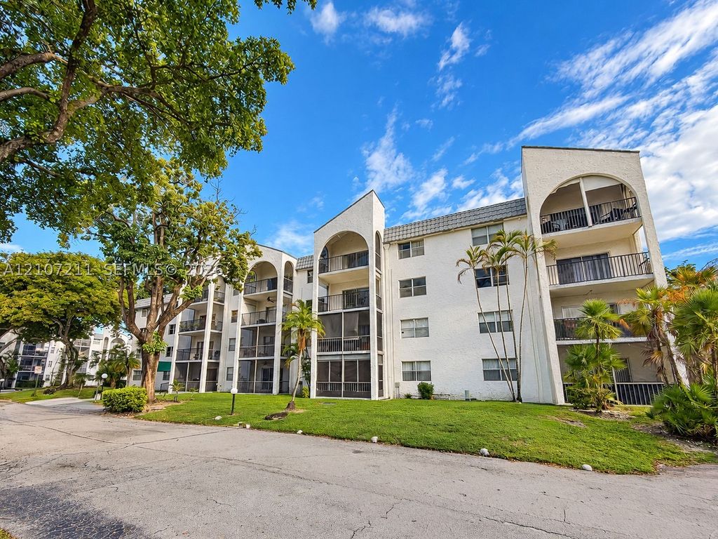 3300 Spanish Moss Ter 301, Lauderhill, FL 33319
