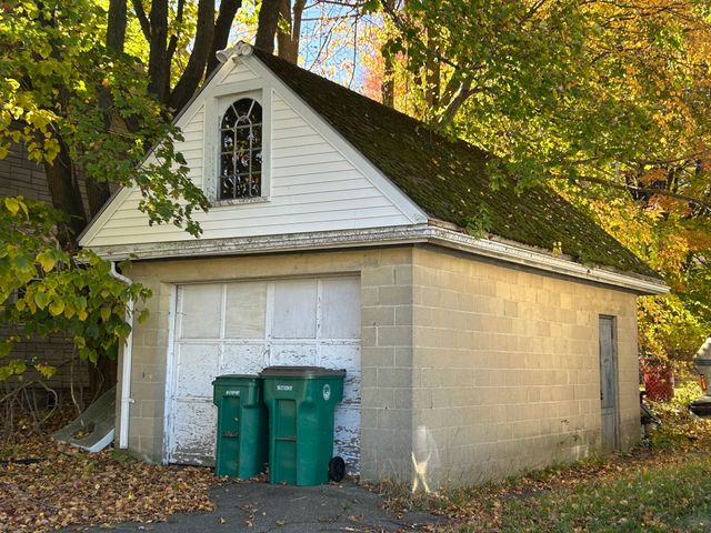 287 Oak Hill Road, Fitchburg, MA 01420