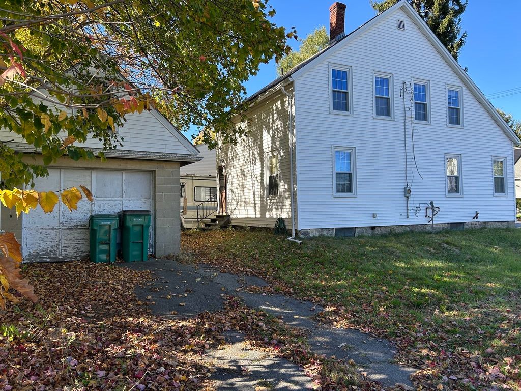 287 Oak Hill Road, Fitchburg, MA 01420