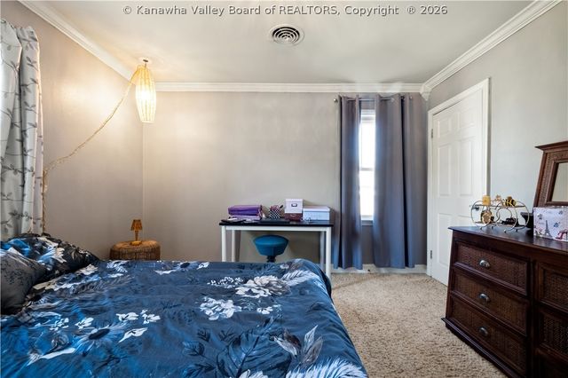 2009 Pennsylvania Avenue, St Albans, WV 25177