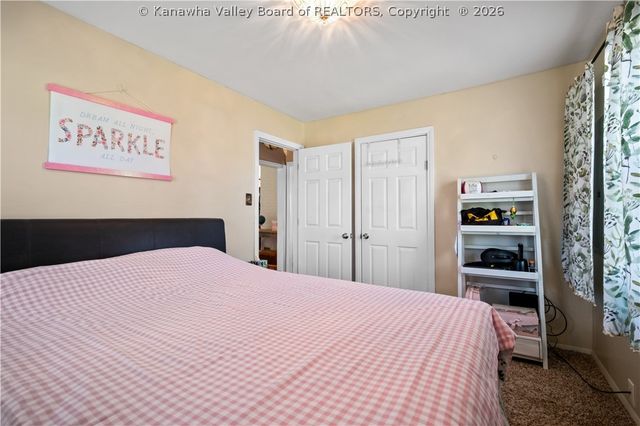 2009 Pennsylvania Avenue, St Albans, WV 25177