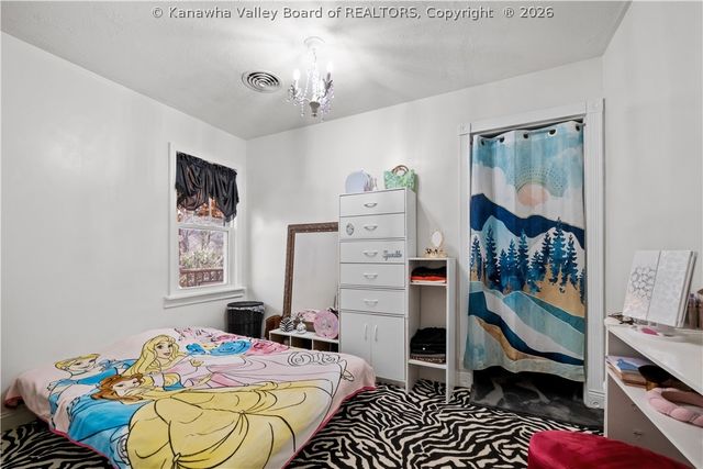 2009 Pennsylvania Avenue, St Albans, WV 25177