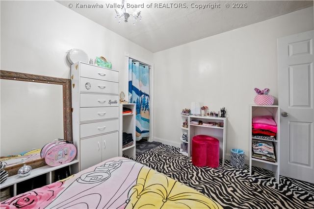 2009 Pennsylvania Avenue, St Albans, WV 25177