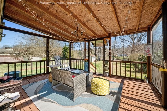 2009 Pennsylvania Avenue, St Albans, WV 25177