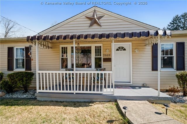 2009 Pennsylvania Avenue, St Albans, WV 25177