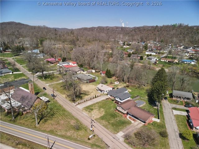 2009 Pennsylvania Avenue, St Albans, WV 25177
