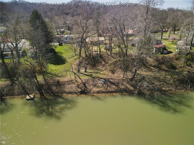 2009 Pennsylvania Avenue, St Albans, WV 25177