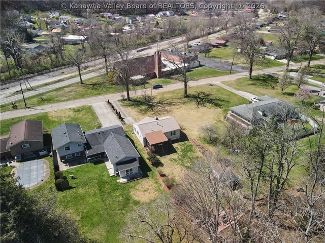 2009 Pennsylvania Avenue, St Albans, WV 25177