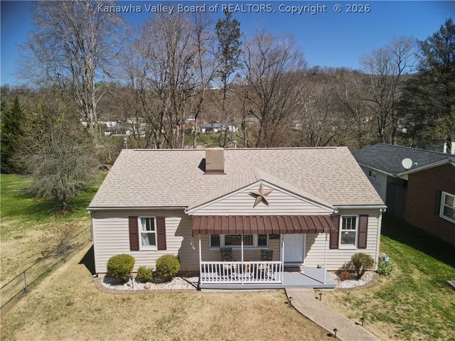 2009 Pennsylvania Avenue, St Albans, WV 25177