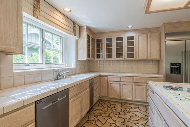 25683 Meadowview Court, Salinas, CA 93908