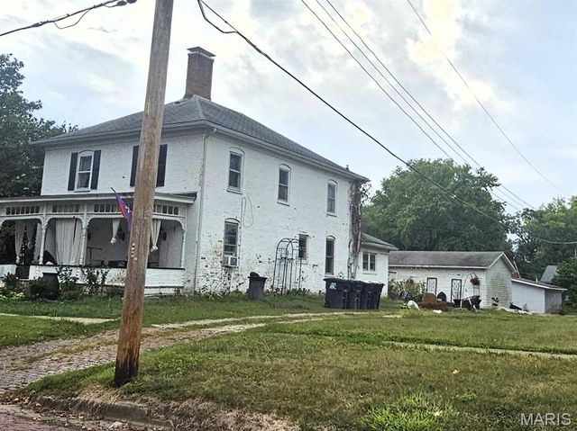 632 Jefferson Street, Hillsboro, IL 62049