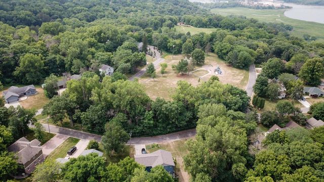 2113 Oakridge Street, Saint Paul, MN 55119