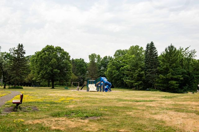 2113 Oakridge Street, Saint Paul, MN 55119