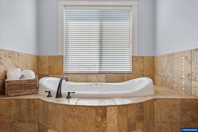 2114 Mousebird Av NW, Salem, OR 97304