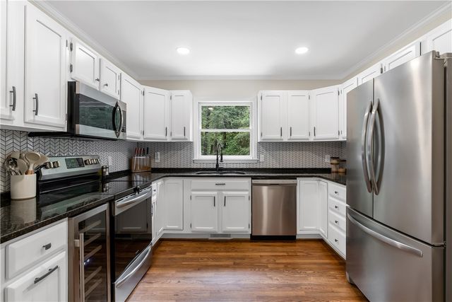 305 Bent Oak Lane, Central, SC 29630