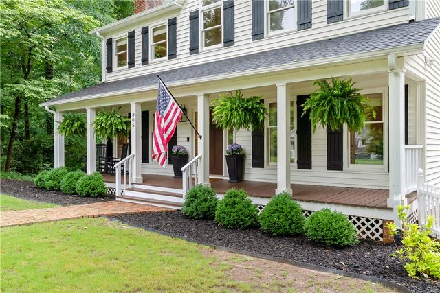 305 Bent Oak Lane, Central, SC 29630
