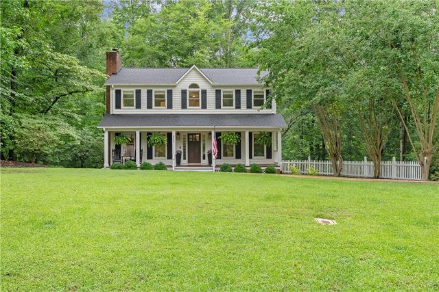 305 Bent Oak Lane, Central, SC 29630