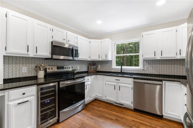 305 Bent Oak Lane, Central, SC 29630
