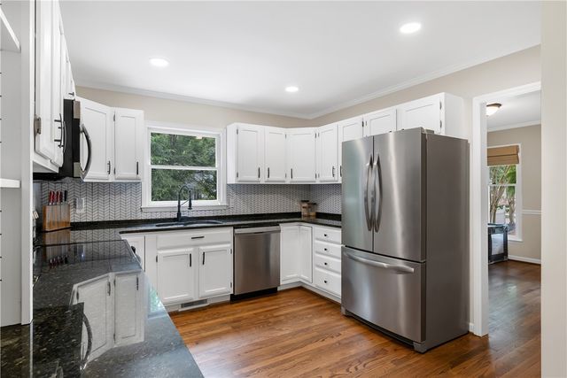 305 Bent Oak Lane, Central, SC 29630