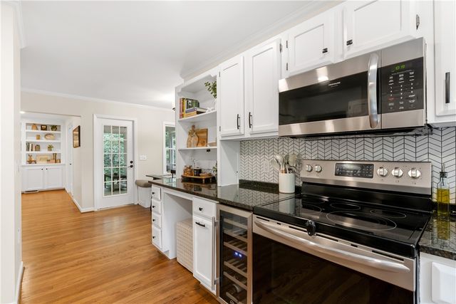 305 Bent Oak Lane, Central, SC 29630