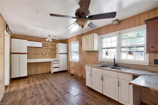 211 Mona DR, Newport News, VA 23608