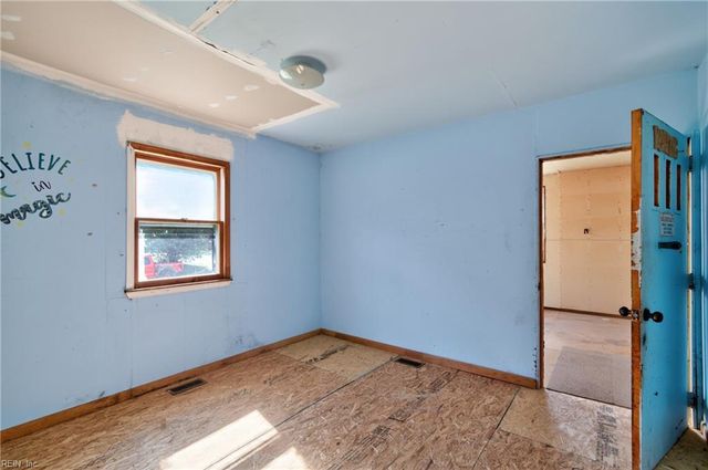 211 Mona DR, Newport News, VA 23608