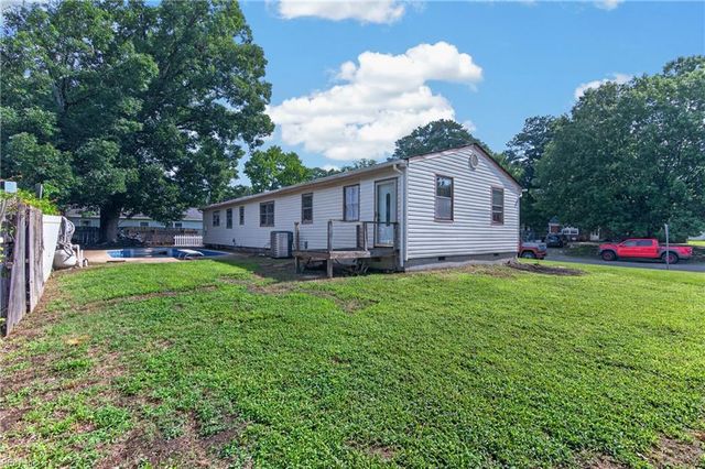 211 Mona DR, Newport News, VA 23608