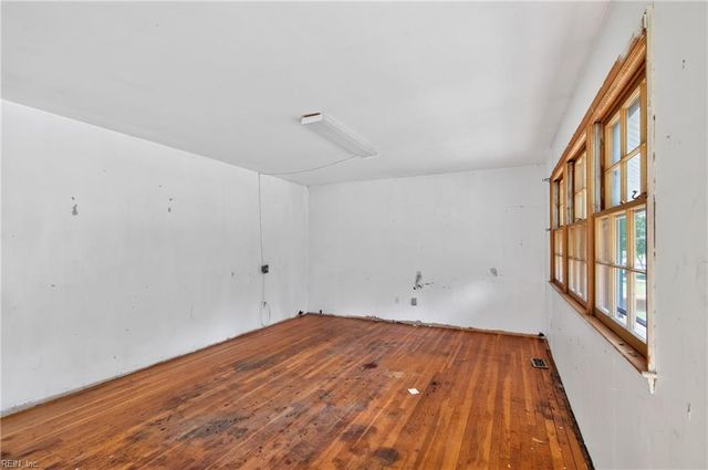 211 Mona DR, Newport News, VA 23608