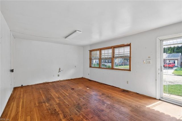 211 Mona DR, Newport News, VA 23608