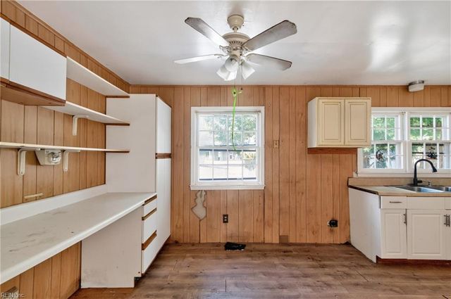 211 Mona DR, Newport News, VA 23608