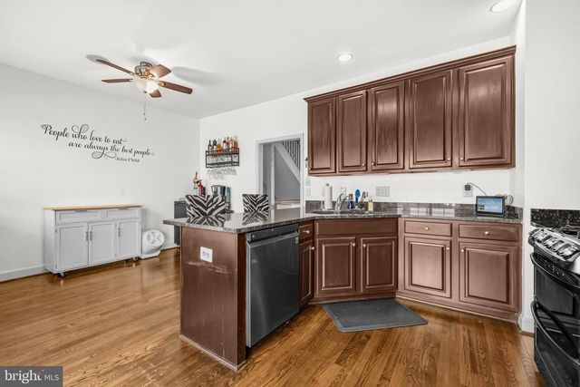 175 GREAT LAUREL SQ SE, Leesburg, VA 20175