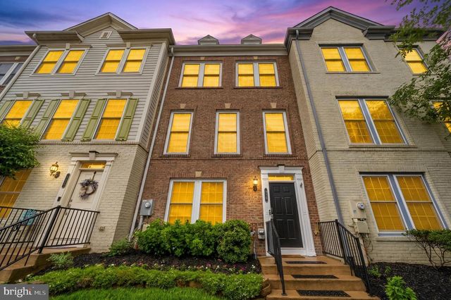 175 GREAT LAUREL SQ SE, Leesburg, VA 20175