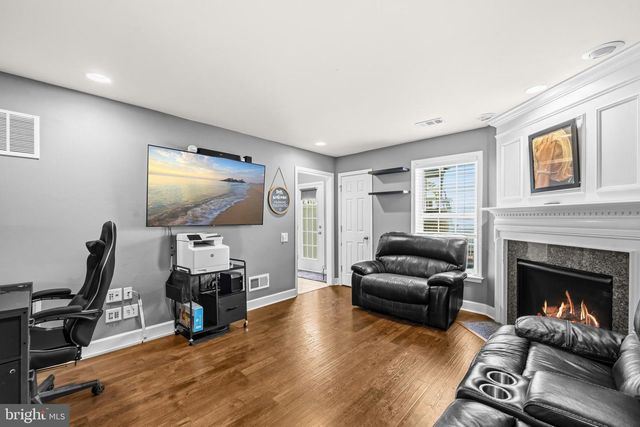 175 GREAT LAUREL SQ SE, Leesburg, VA 20175