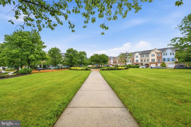 175 GREAT LAUREL SQ SE, Leesburg, VA 20175