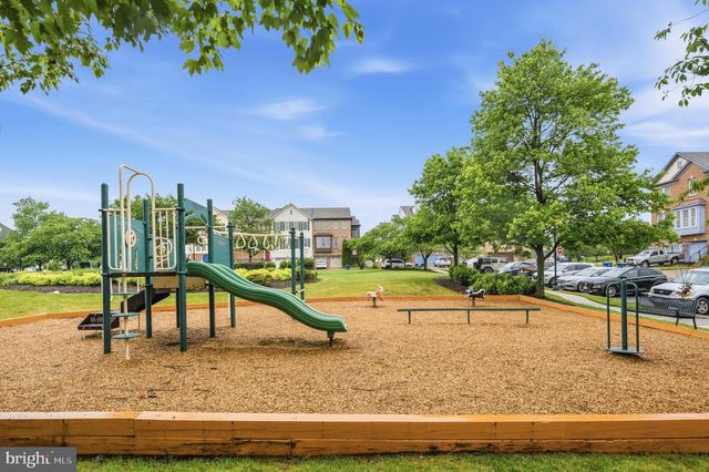 175 GREAT LAUREL SQ SE, Leesburg, VA 20175