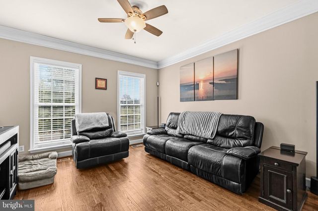 175 GREAT LAUREL SQ SE, Leesburg, VA 20175