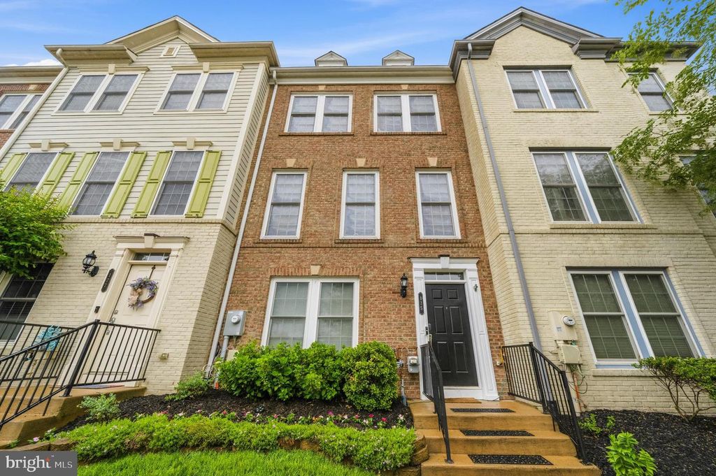 175 GREAT LAUREL SQ SE, Leesburg, VA 20175