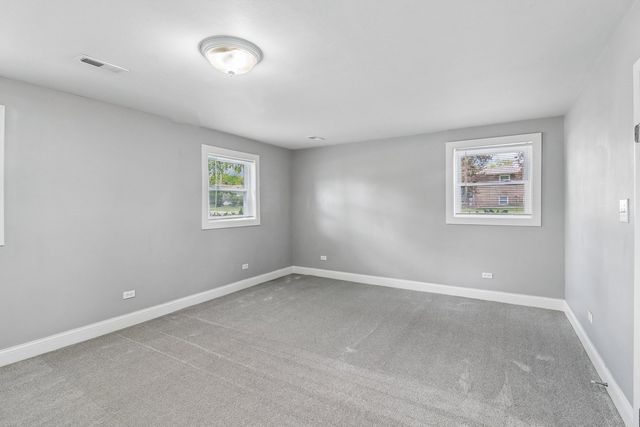 207 N Idlewild Avenue, Mundelein, IL 60060