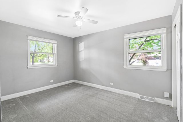207 N Idlewild Avenue, Mundelein, IL 60060