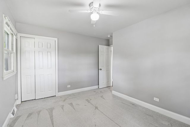 207 N Idlewild Avenue, Mundelein, IL 60060