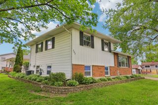 207 N Idlewild Avenue, Mundelein, IL 60060